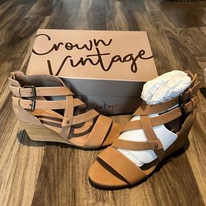 Crown vintage brown wedges